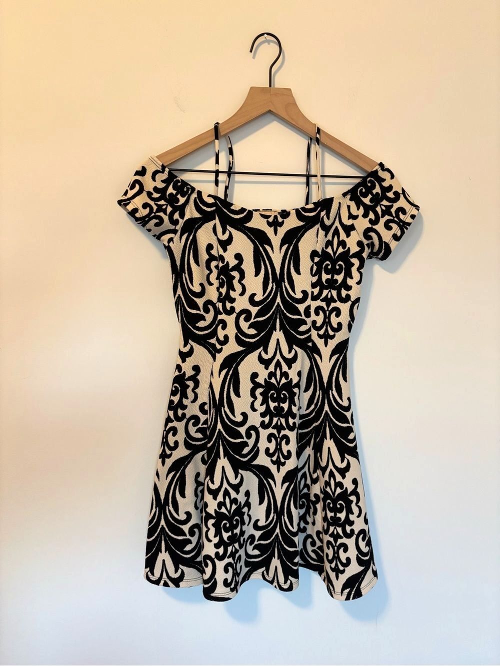 Fashion Magazine Black and Cream Off-Shoulder Mini Evening Cocktail Dress Size M